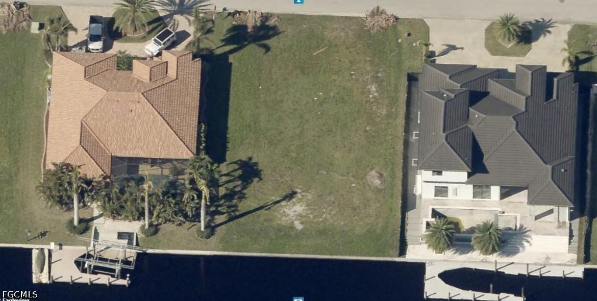 2044 Ottersrest Ln., Cape Coral, FL 33990
