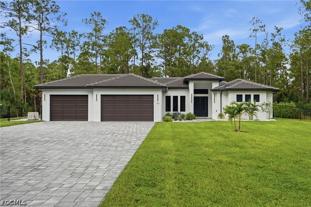 181 18th Ave., Naples, FL 34120