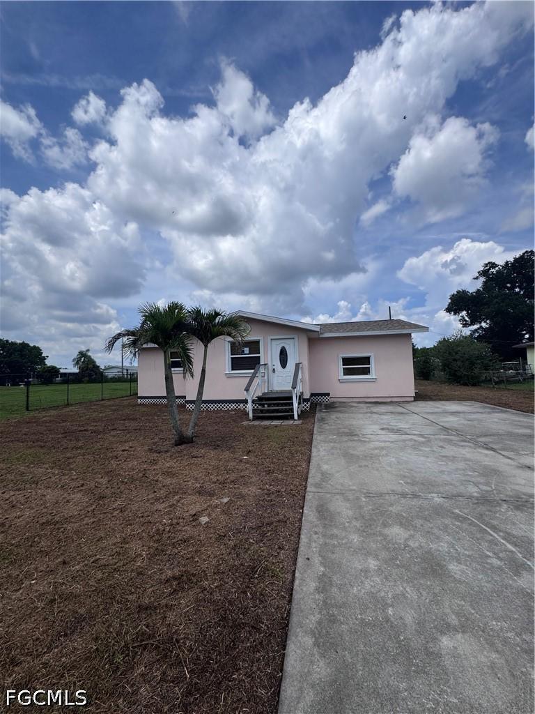 2935 Winona Dr., North Fort Myers, FL 33917