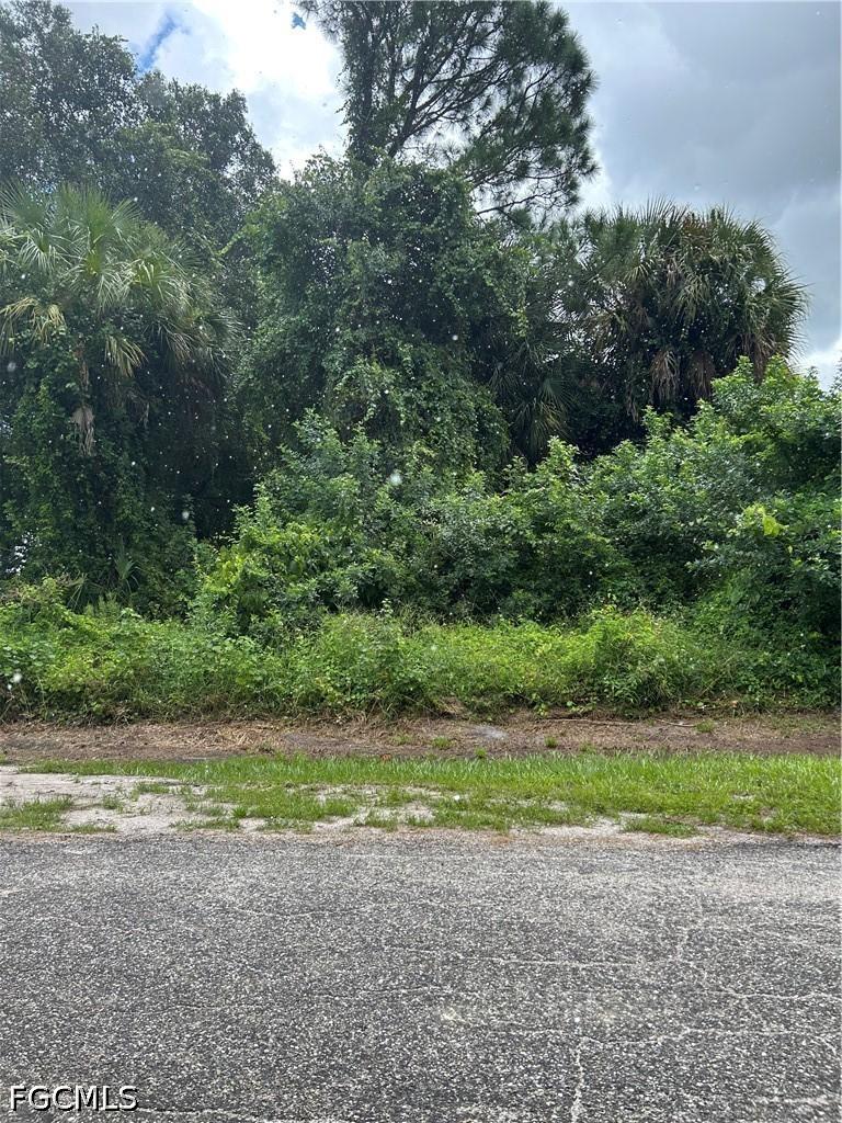 606 Mcarthur Ave., Lehigh Acres, FL 33936