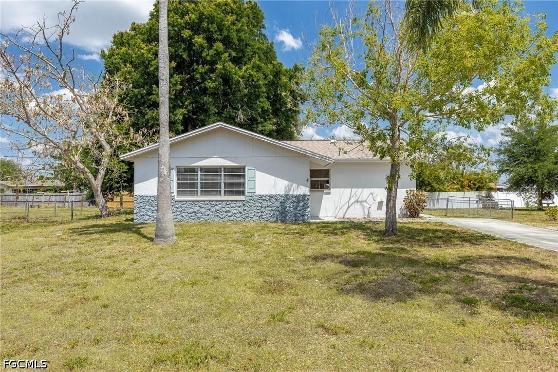 13830 5th St., Fort Myers, FL 33905