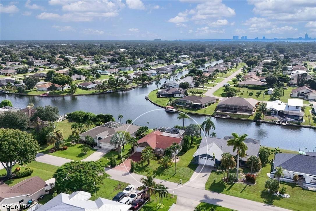 519 SE 20th Ct., Cape Coral, FL 33990