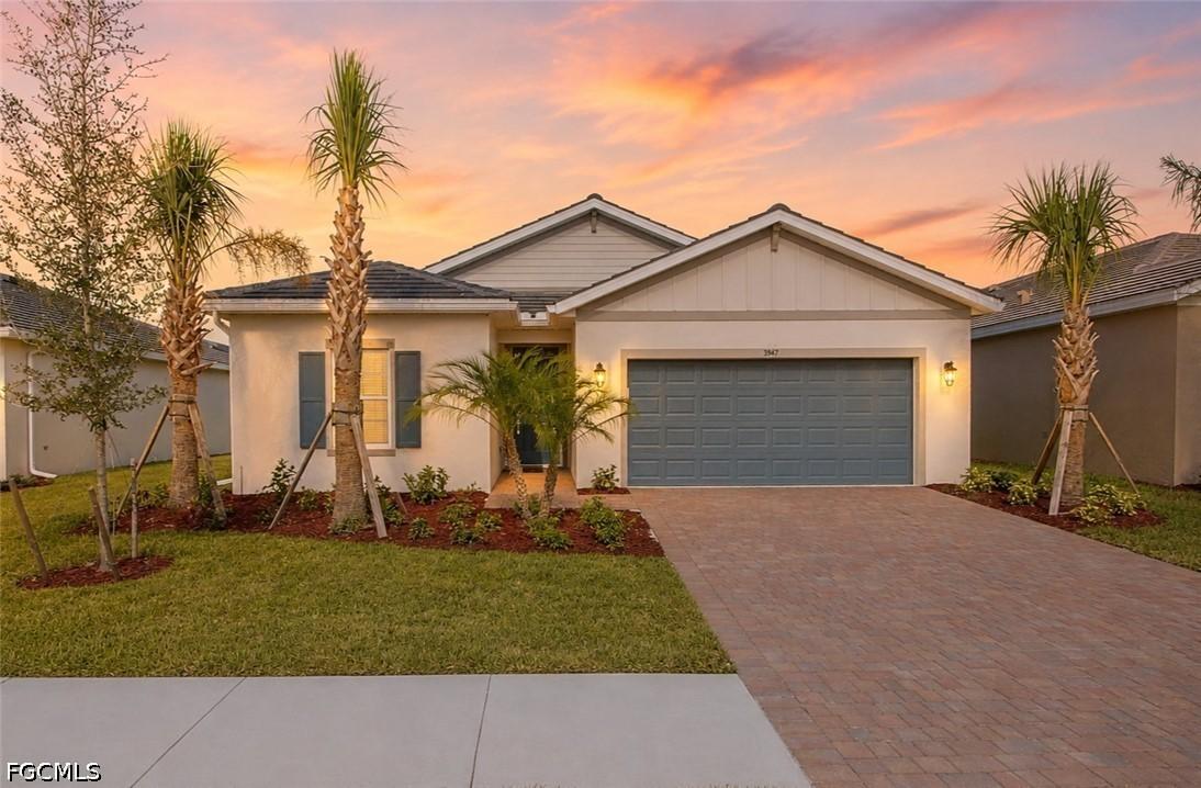 3947 Coneflower St., Alva, FL 33920