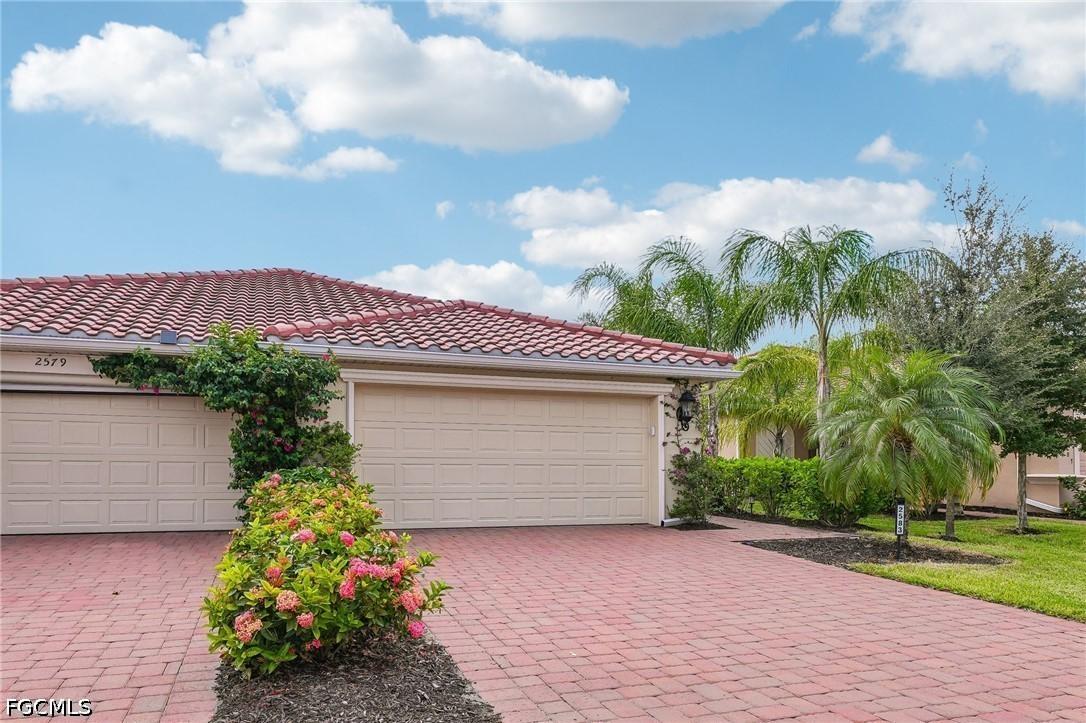 2583 Vine Ave., Naples, FL 34120