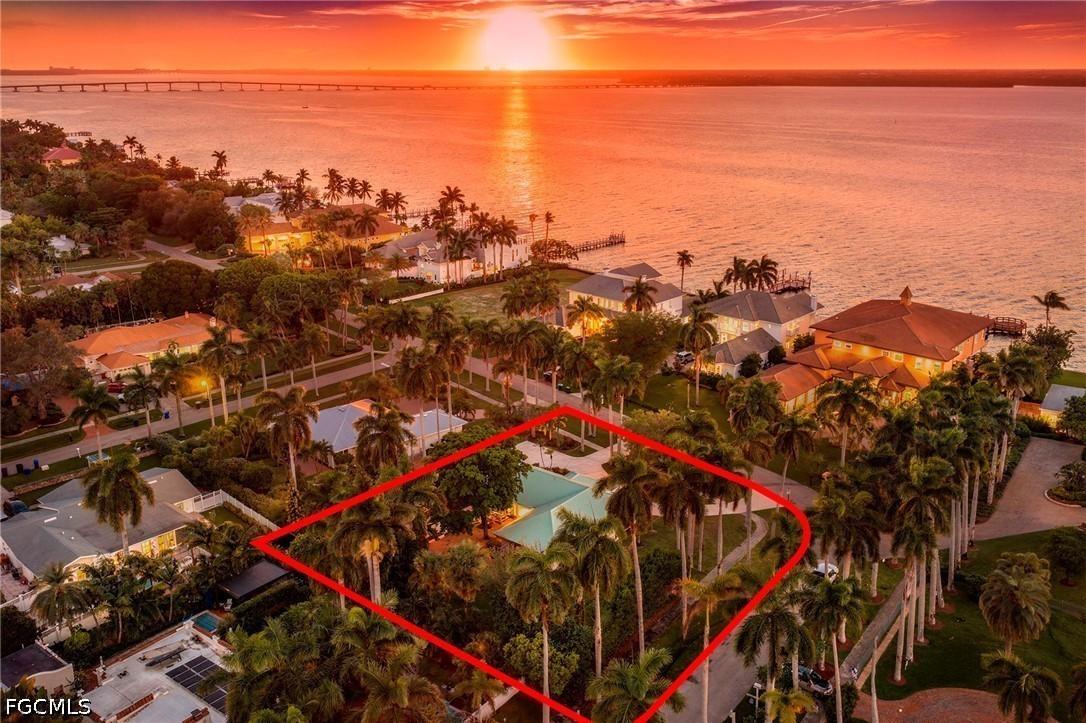 3209 W Riverside Dr., Fort Myers, FL 33901