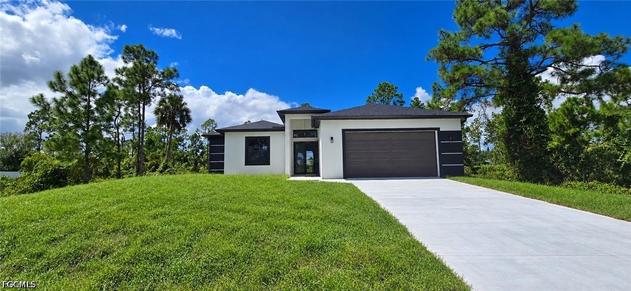 524 Aspen Ave., Lehigh Acres, FL 33974