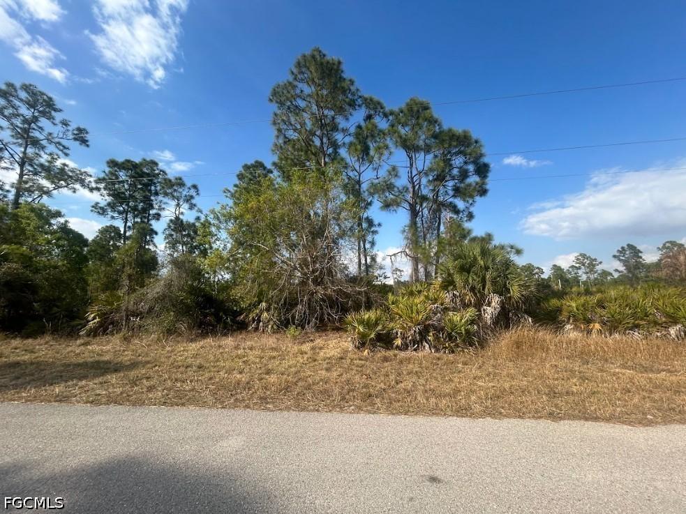 1137 Crestwood St., Lehigh Acres, FL 33974