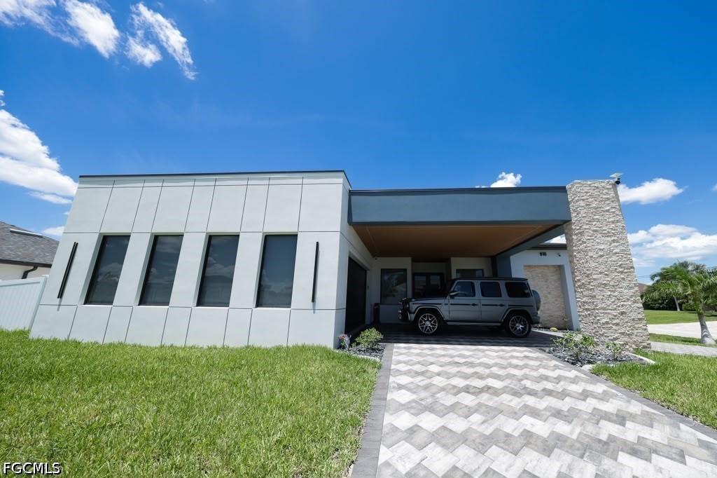 910 NE 38th Ave., Cape Coral, FL 33993