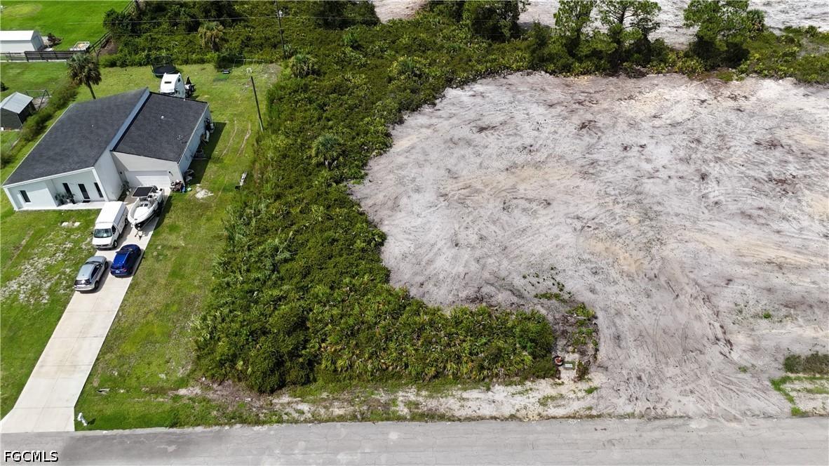1215 Poinsettia Ave., Lehigh Acres, FL 33972