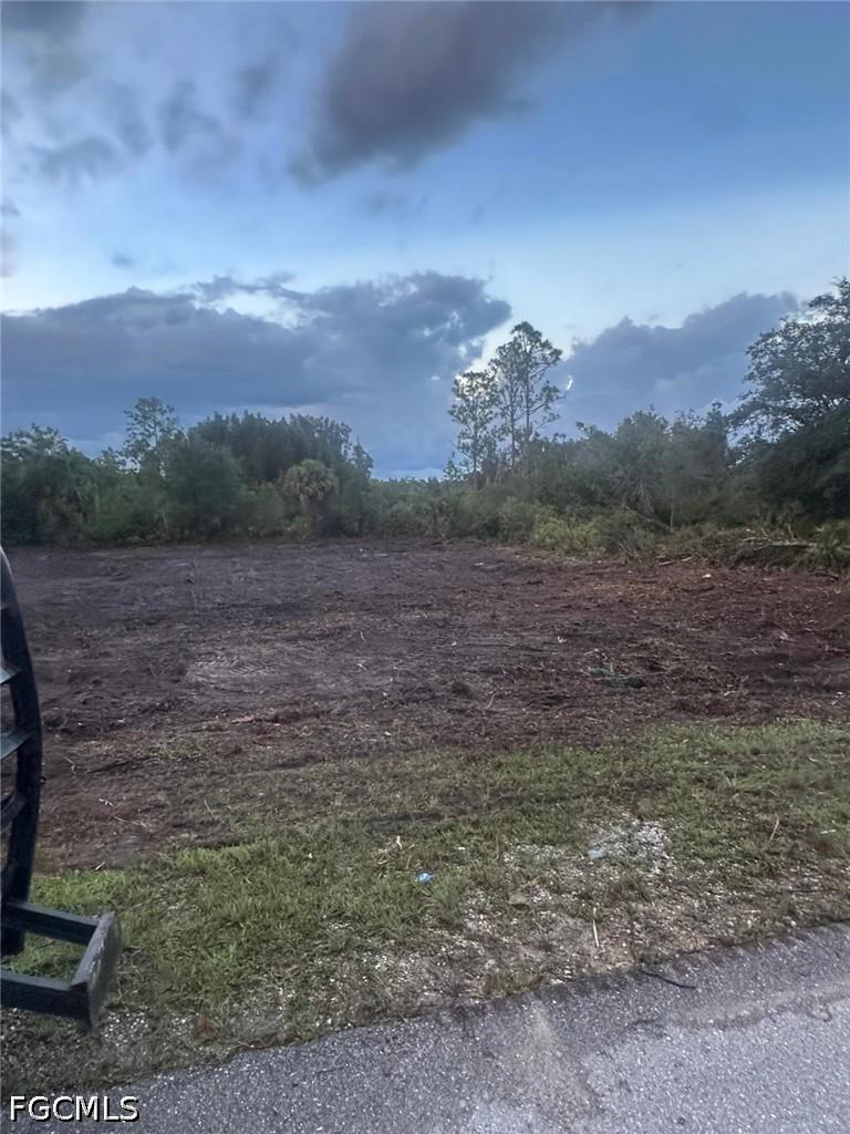 496 Westchester Dr., Lehigh Acres, FL 33972