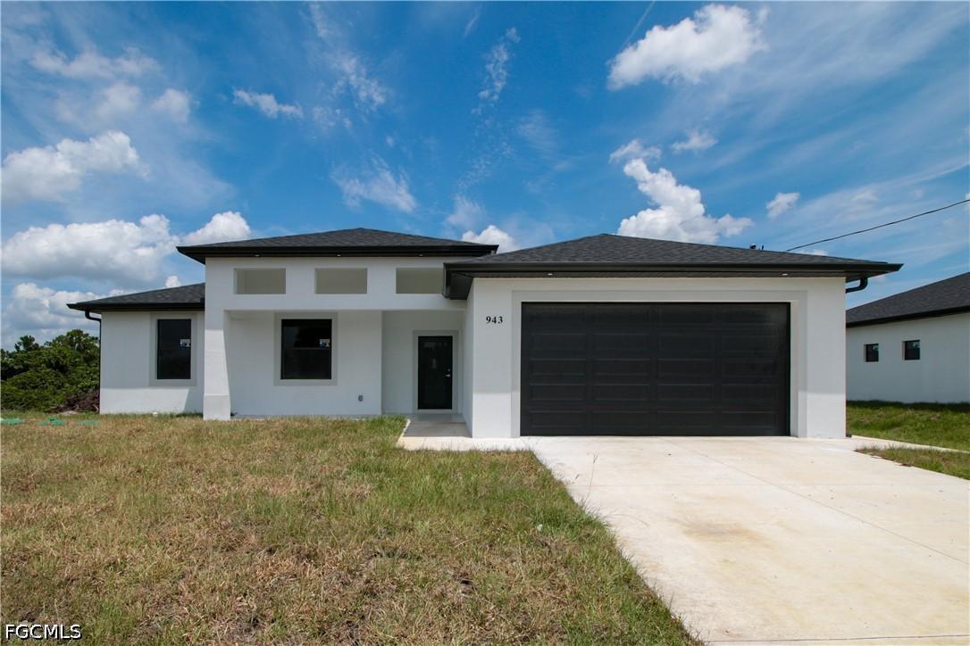943 Commodore St., Lehigh Acres, FL 33974