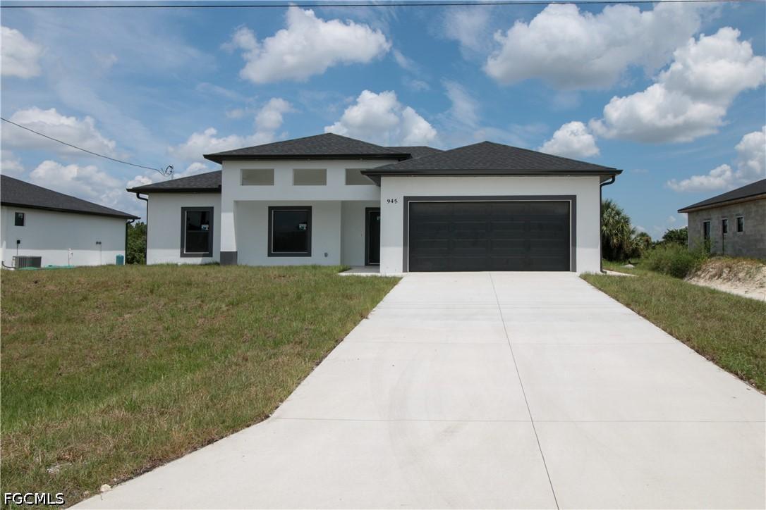 945 Commodore St., Lehigh Acres, FL 33974
