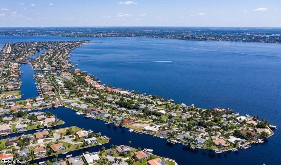 269 Bayshore Dr., Cape Coral, FL 33904
