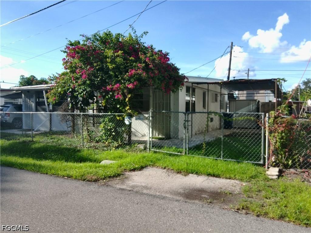 74 Cypress St., North Fort Myers, FL 33903