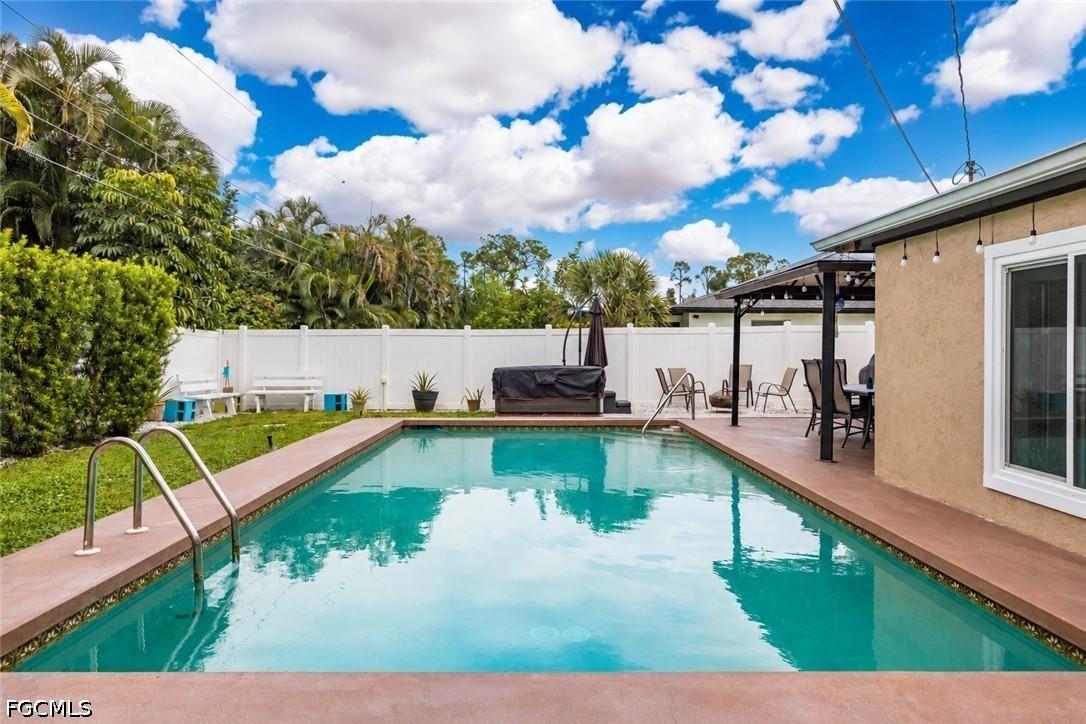 2439 Ephraim Ave., Fort Myers, FL 33907