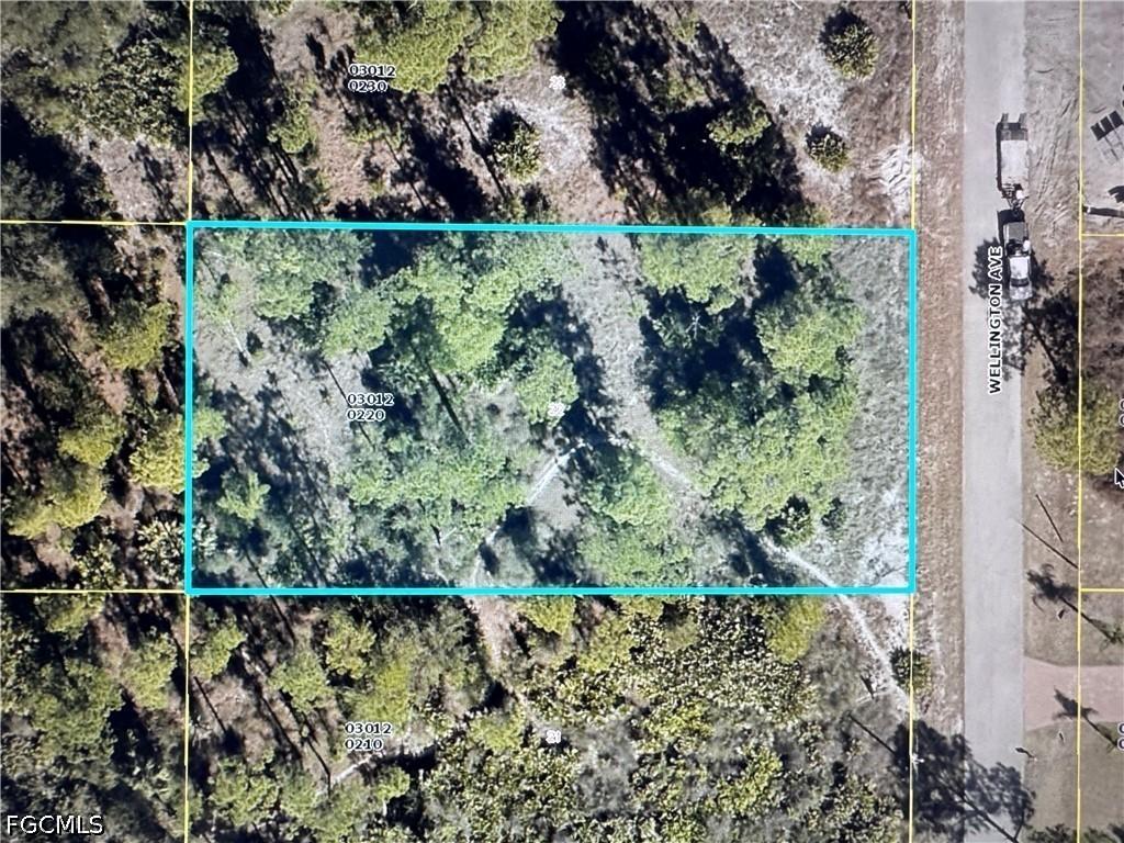 1221 Wellington Ave., Lehigh Acres, FL 33972