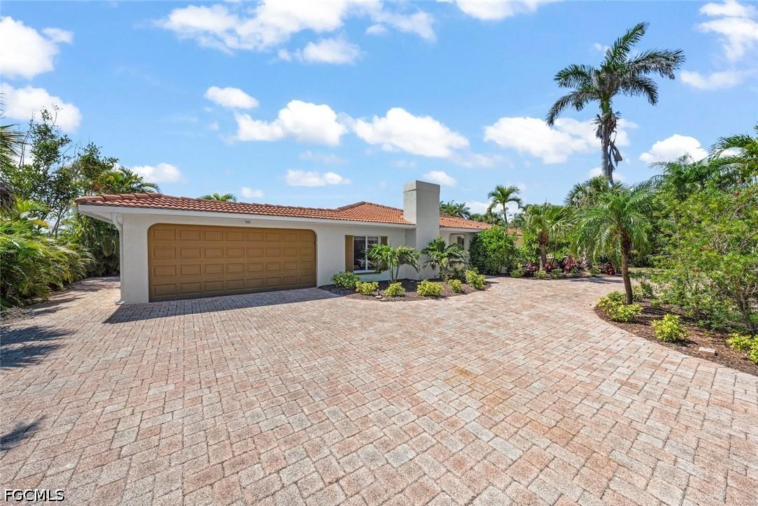 9421 Moonlight Dr., Sanibel, FL 33957