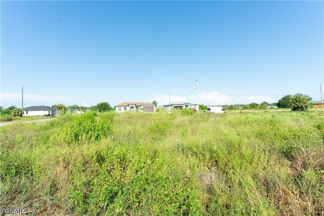 745 Oakridge Ave., Lehigh Acres, FL 33974