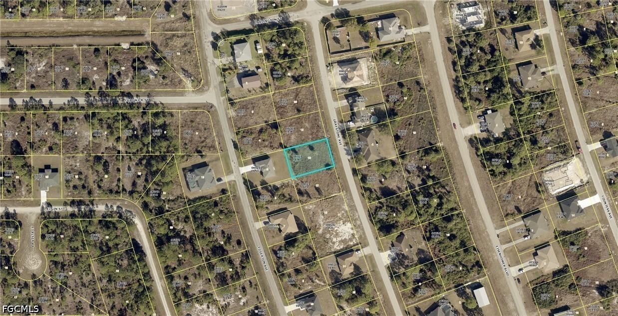 962 Graystone Ave., Lehigh Acres, FL 33974