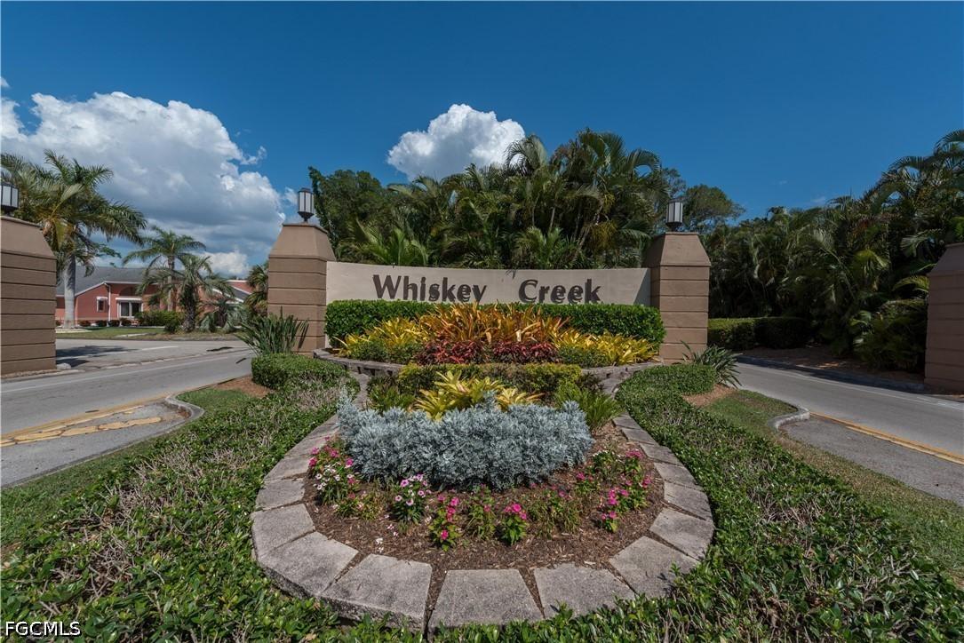 5586 Pendlewood Ln., Fort Myers, FL 33919