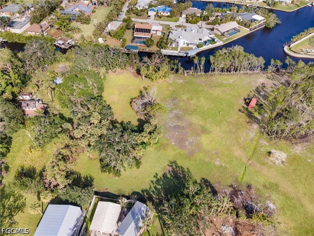 1776 Seafan Cir., North Fort Myers, FL 33903