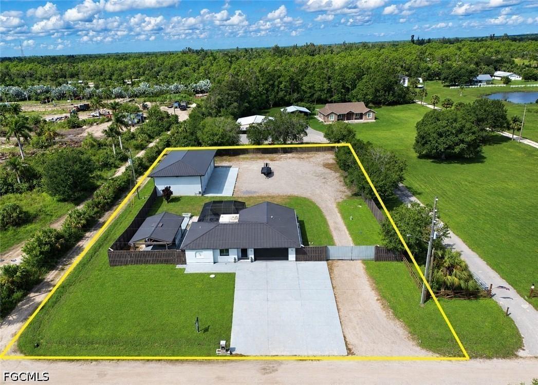 18521 Leetana Rd., North Fort Myers, FL 33917