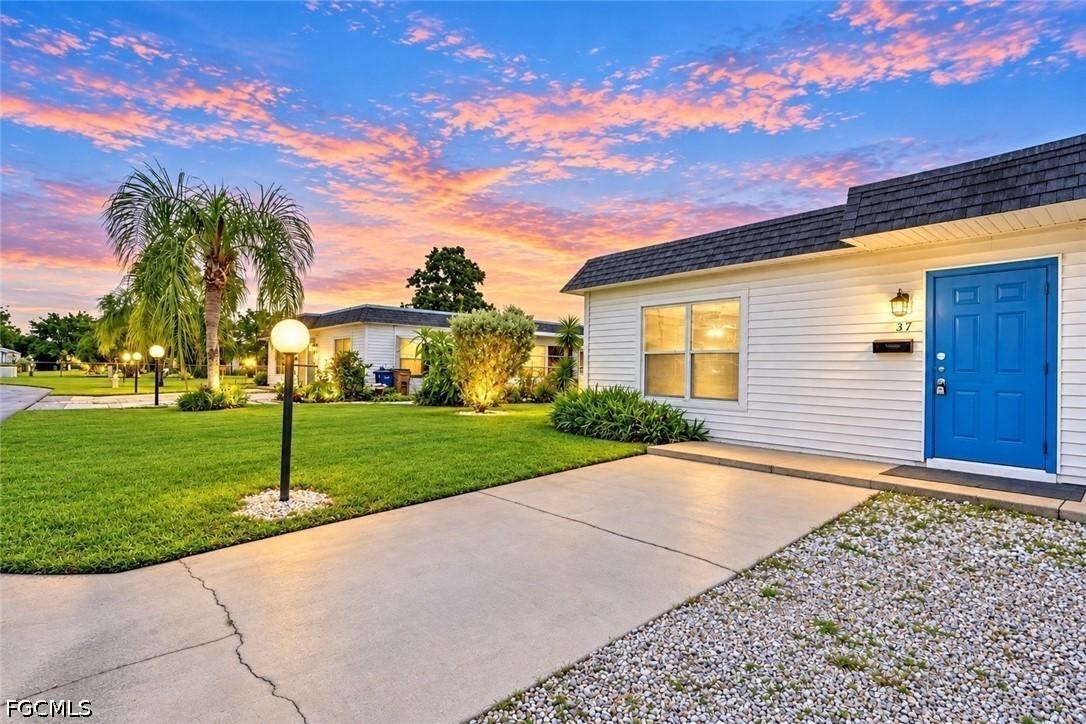 37 Hamlin Ct., Lehigh Acres, FL 33936