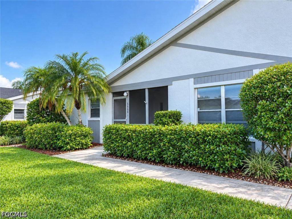 6888 Bogey Dr., Fort Myers, FL 33919