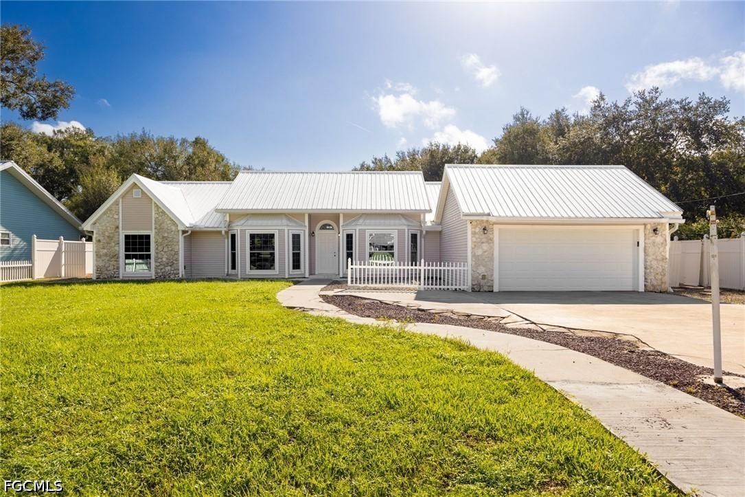 115 N Oak St., Labelle, FL 33935