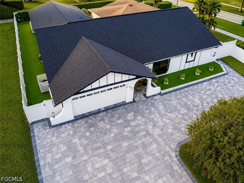 902 SE 21st St., Cape Coral, FL 33990
