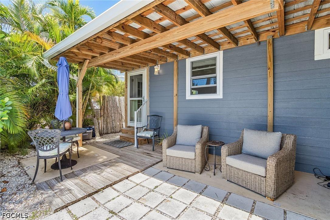 3954 Dewberry Ln., St James City, FL 33956