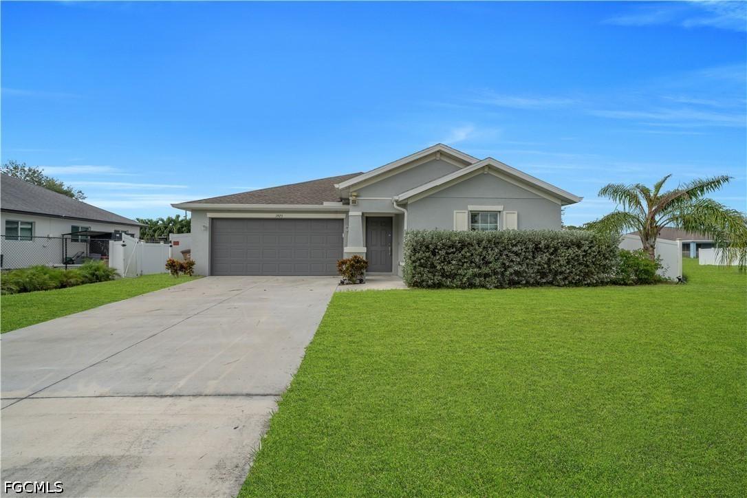 1925 NE 33rd Ln., Cape Coral, FL 33909