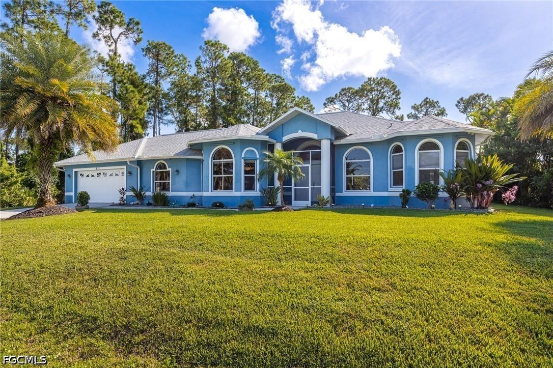 812 Mcarthur Ave., Lehigh Acres, FL 33936