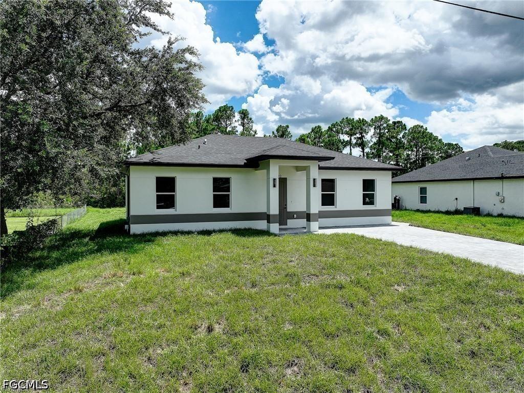 940 Lakeside Dr., Lehigh Acres, FL 33974