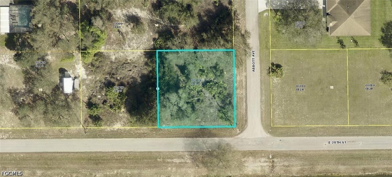 4307 20th St., Alva, FL 33920