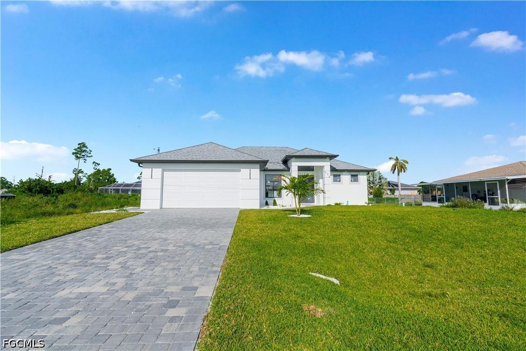 376 Cratsley Ave., Lehigh Acres, FL 33974