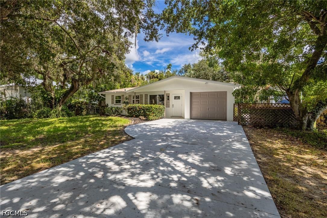 2018 Flamingo Dr., North Fort Myers, FL 33917