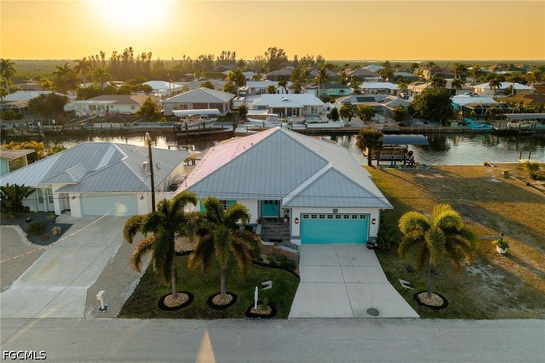 12249 Moon Shell Dr., Matlacha Isles, FL 33991