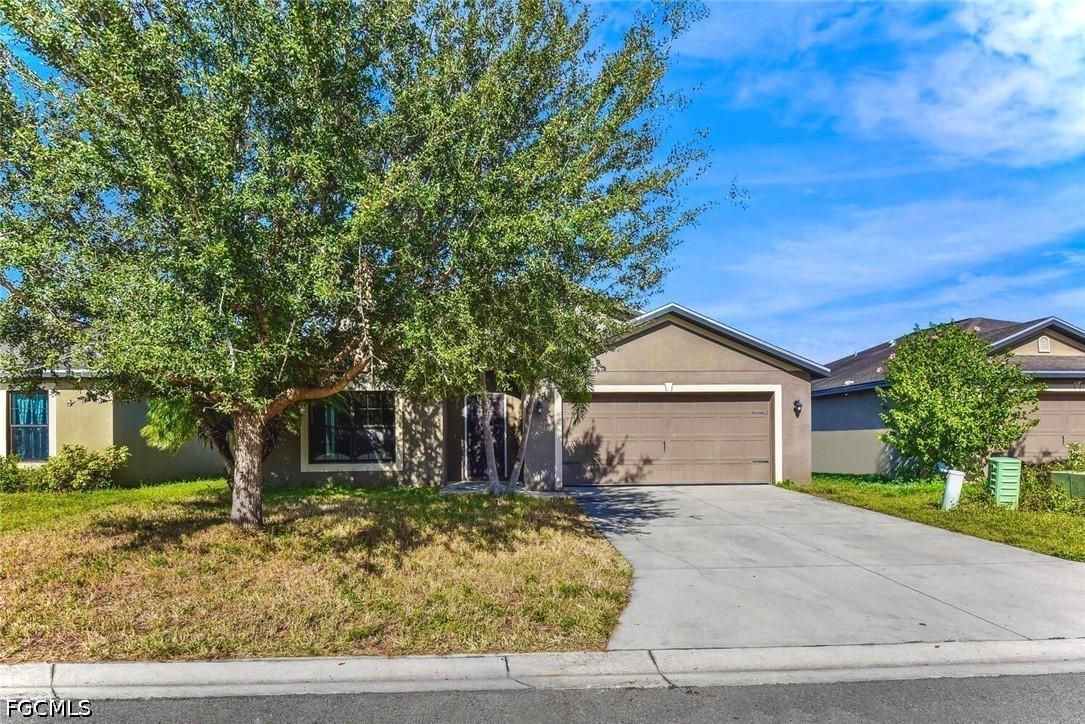 278 Shadow Lakes Dr., Lehigh Acres, FL 33974