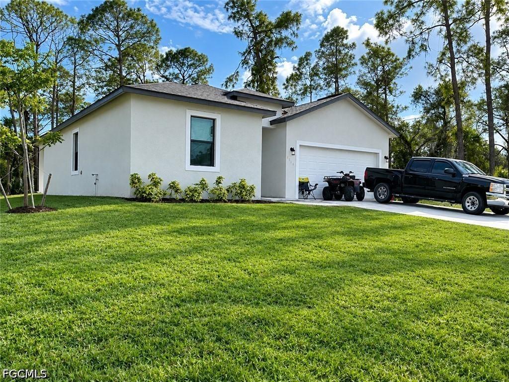 8056 Sherwood Cir., Labelle, FL 33935