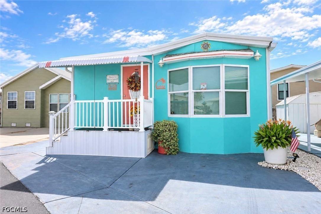 11095 Sunglow Ln., Fort Myers, FL 33908