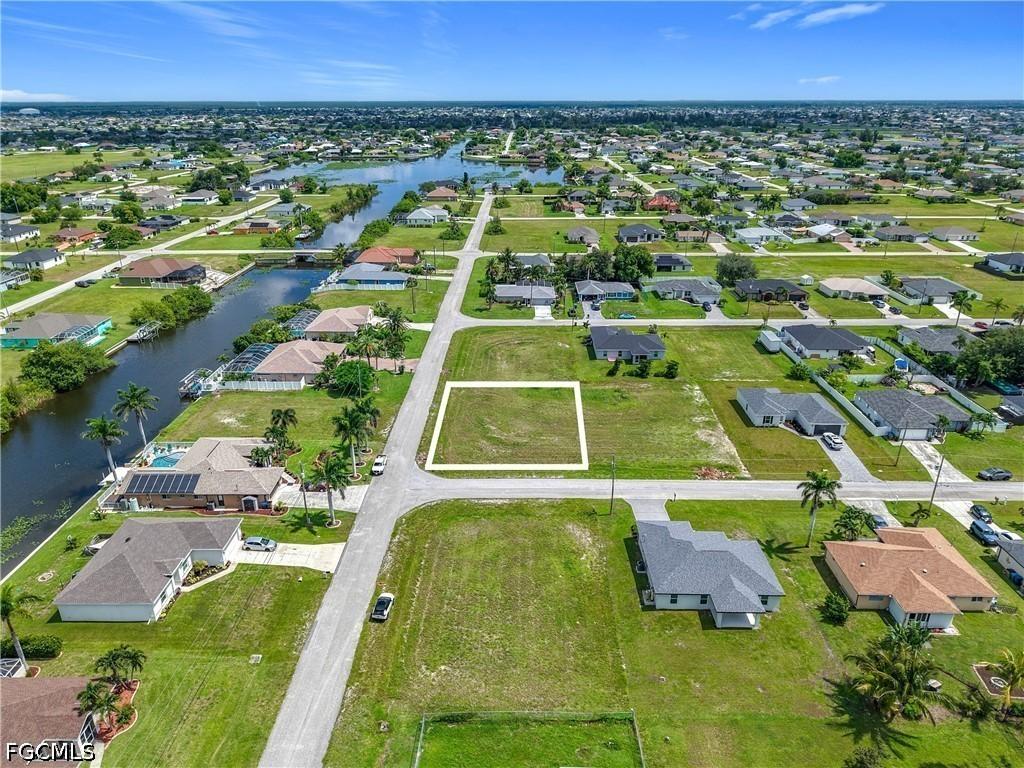 229 NW 9th Ter., Cape Coral, FL 33993