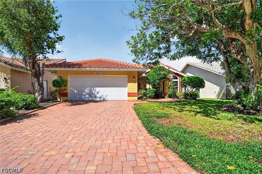 16320 Kelly Woods Dr., Fort Myers, FL 33908