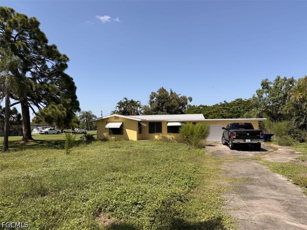 1264 Joerin Ave., North Fort Myers, FL 33903