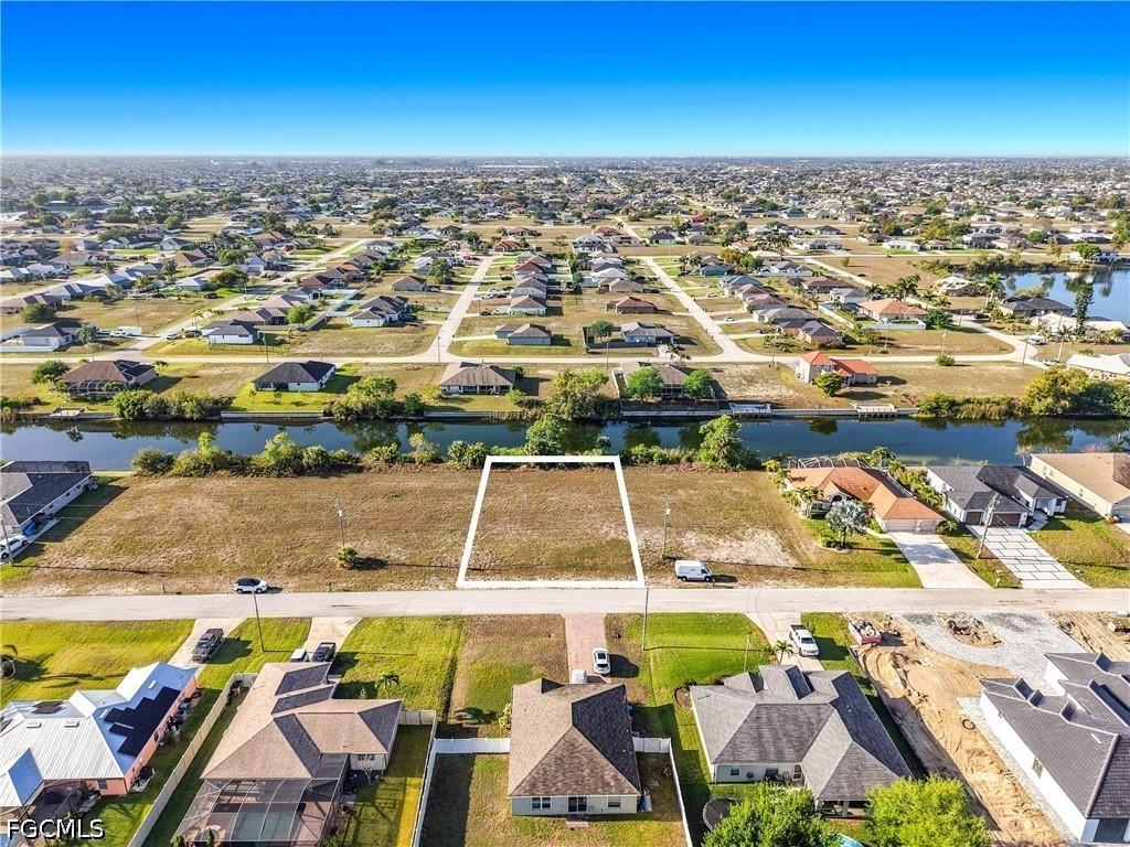 1122 NW 18th Ter., Cape Coral, FL 33993