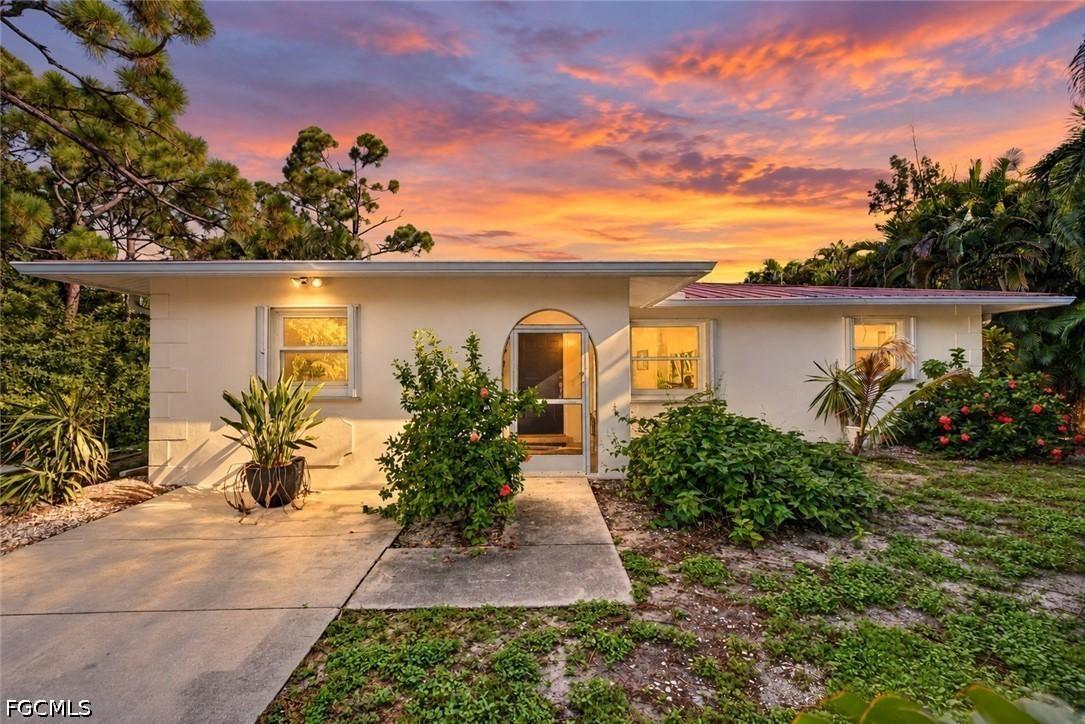 3628 Tropical Point Dr., St James City, FL 33956