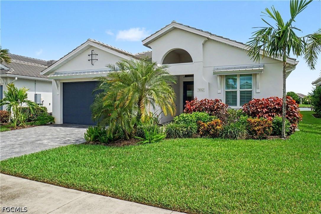 9062 Montserrat Dr., Naples, FL 34114
