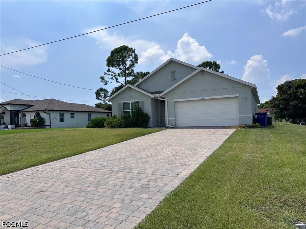 911 Unice Ave., Lehigh Acres, FL 33971