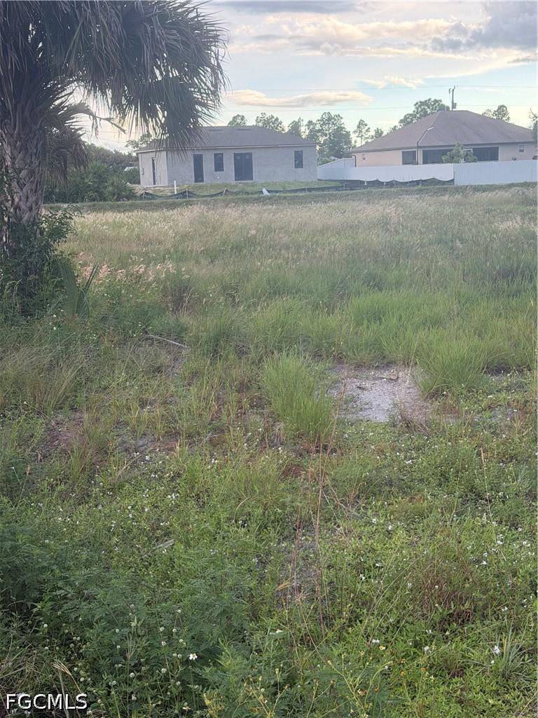 858 Lamar St., Lehigh Acres, FL 33974