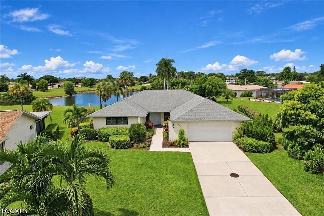428 Pine Lake Dr., Naples, FL 34112